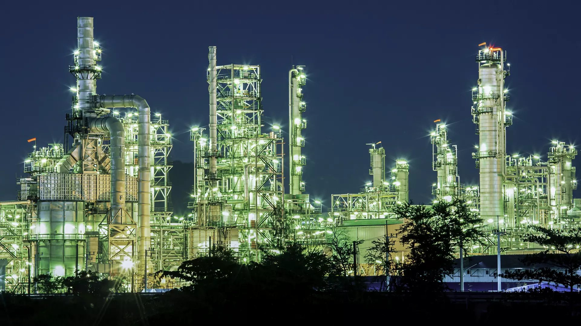 twilight-scene-tank-oil-refinery-plant-tower-column-petrochemistry-industry-site-construction