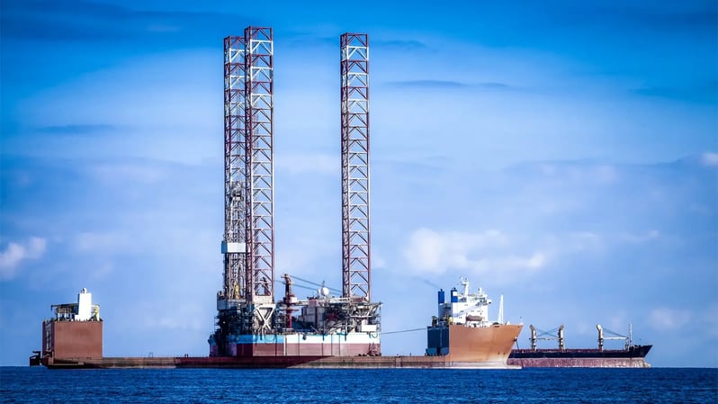 semi-submersible-oil-rig-vessel-min